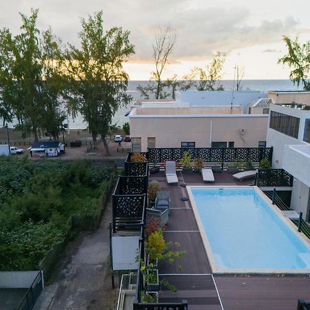 Shanti Haveli Beachfront Apartments Flic-en-Flacq Exteriör bild