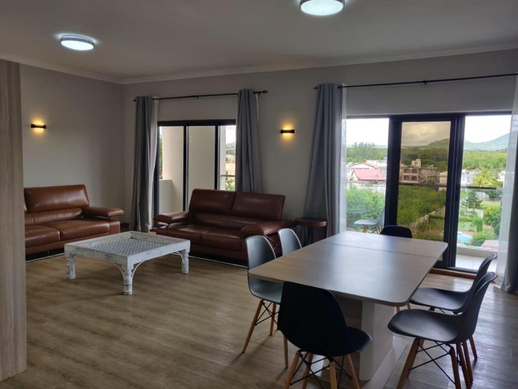 Shanti Haveli Beachfront Apartments Flic-en-Flacq Exteriör bild