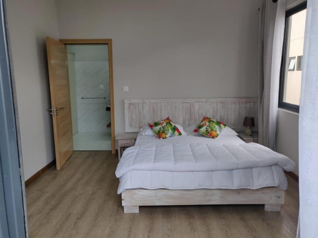 Shanti Haveli Beachfront Apartments Flic-en-Flacq Exteriör bild