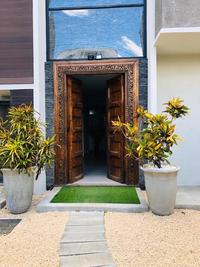 Shanti Haveli Beachfront Apartments Flic-en-Flacq Exteriör bild