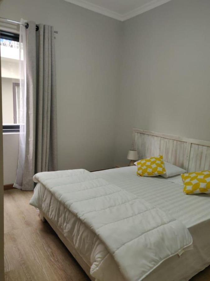 Shanti Haveli Beachfront Apartments Flic-en-Flacq Exteriör bild