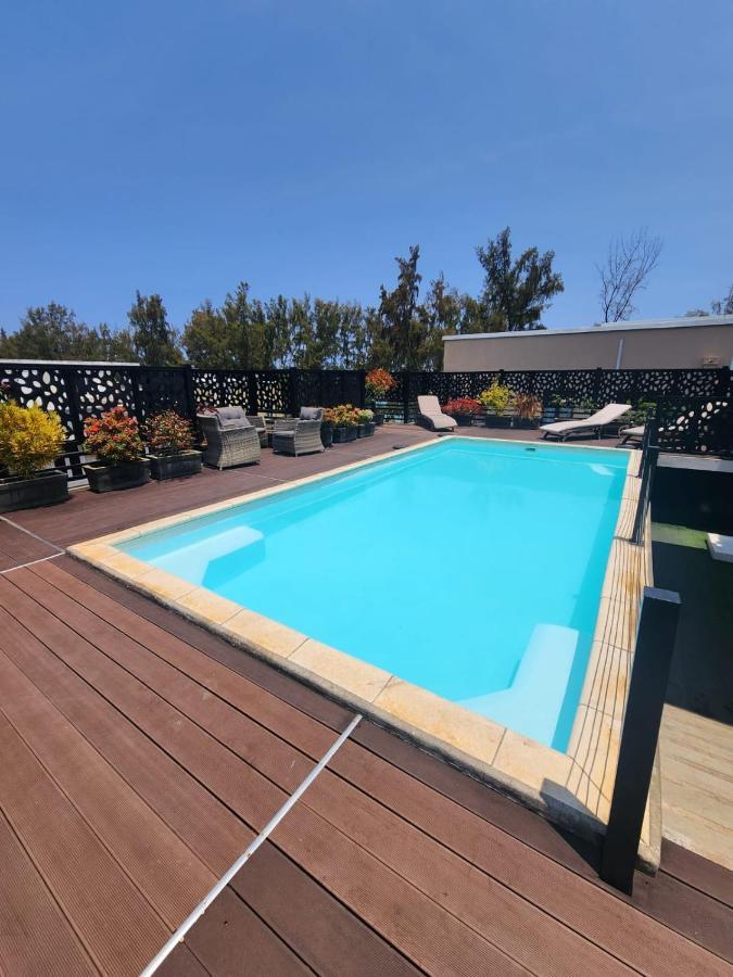 Shanti Haveli Beachfront Apartments Flic-en-Flacq Exteriör bild