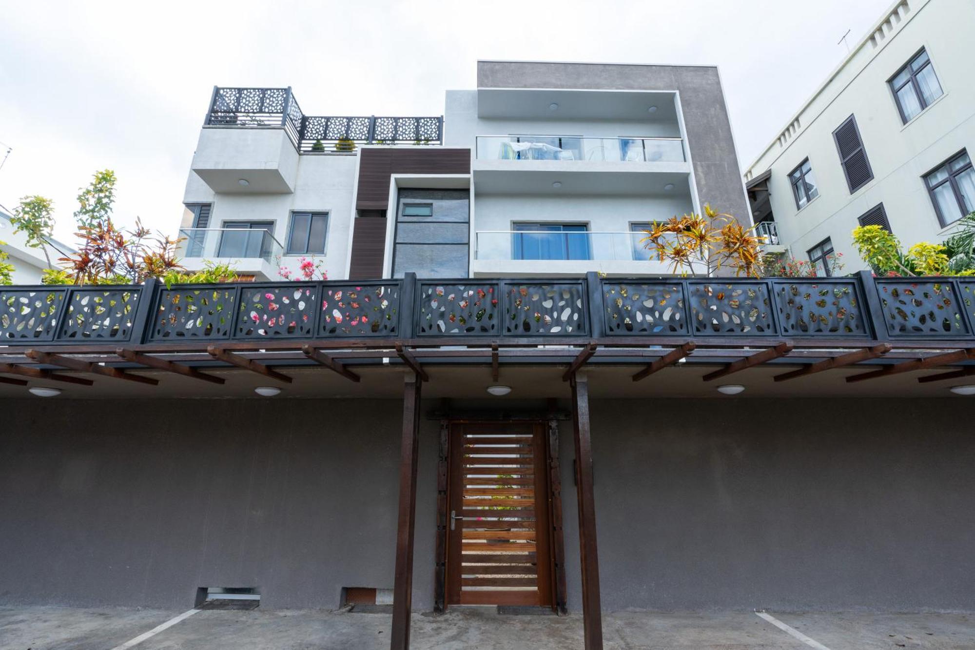 Shanti Haveli Beachfront Apartments Flic-en-Flacq Exteriör bild